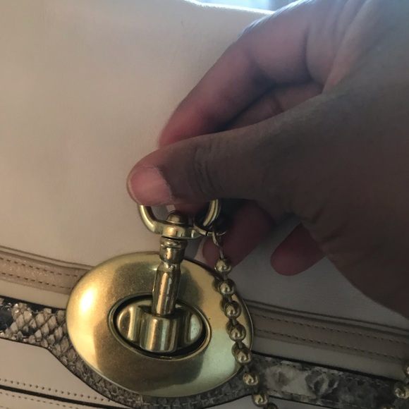 Limited Edition Coach Sydney shoulder bag - Picture 9 of 15